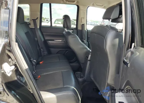 2016 Jeep Compass Latitude z USA, uszkodzony, nr VIN 1C4NJCEAXGD744214